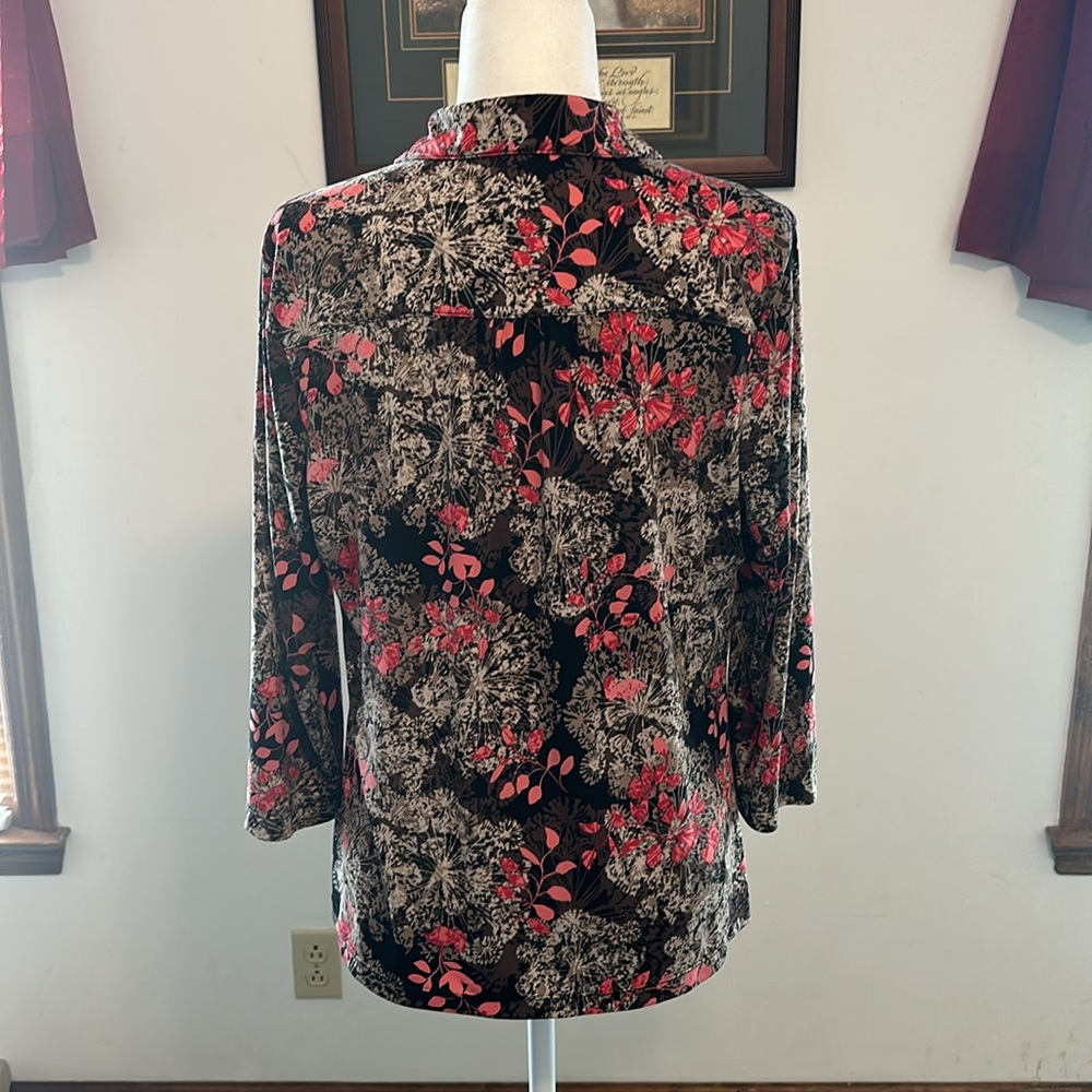 Blouse By Alfani P/L. Very soft and in great condition. - Picture 5 of 8